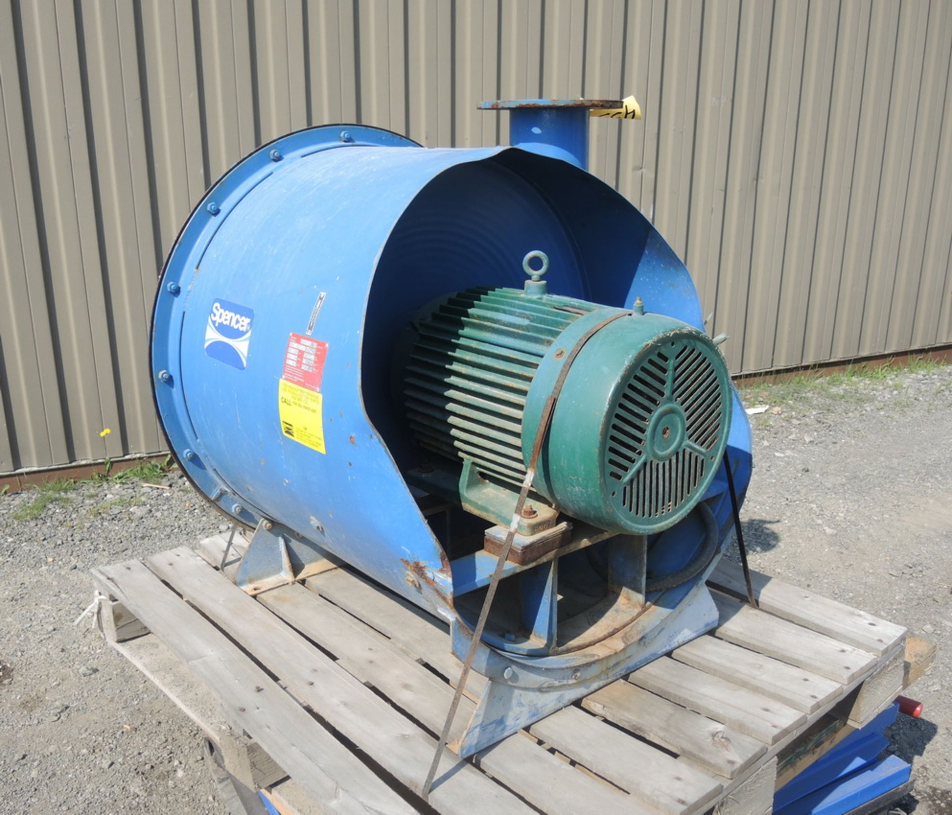 CENTRIFUGAL FAN, 20 HP Item Location : Laval  -MFG.:  SPENCER -MODEL: 2510 H MOD -6" INLET & - Image 2 of 5