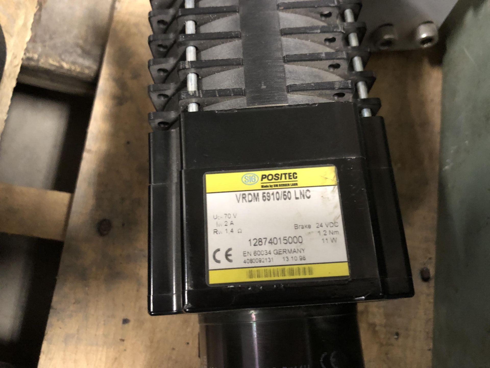 LOT MISCELLANEOUS HYDRAULIC VALVE, SERVO MOTOR,GEAR MOTOR Item location: Drummondville - Image 4 of 8