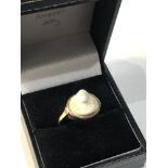 9ct gold larva cameo ring weight 2.5g