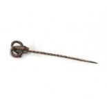 Antique 15ct gold snake stick pin measures approx 5.6cm long