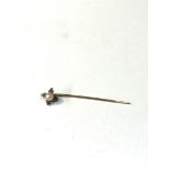 15ct gold diamond and pearl stick pin measures approx 5cm long