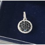 Small 14ct white gold diamond and black diamond pendant measures approx 16mm drop by 10mm wide