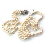 Fine 18ct white gold and diamond clasp double row pearl necklace clasp measures approx 3.7cm by 2.