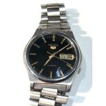 Vintage Seiko 5 automatic 7009-3170 gents wristwatch the watch is ticking but no warranty given