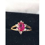 9ct gold pink gemstone cluster ring weight 2.6g
