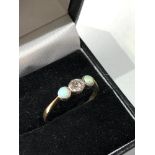 18ct gold diamond and opal ring weight 2g