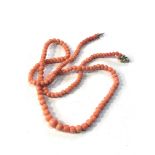 Vintage coral bead necklace measures approx 42cm long weight 8g