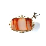 9ct gold banded agate brooch measures approx 5.7cm by 4cm weight 20.2g