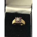 Vintage 18ct gold band diamond & ruby ring weight 5.6g