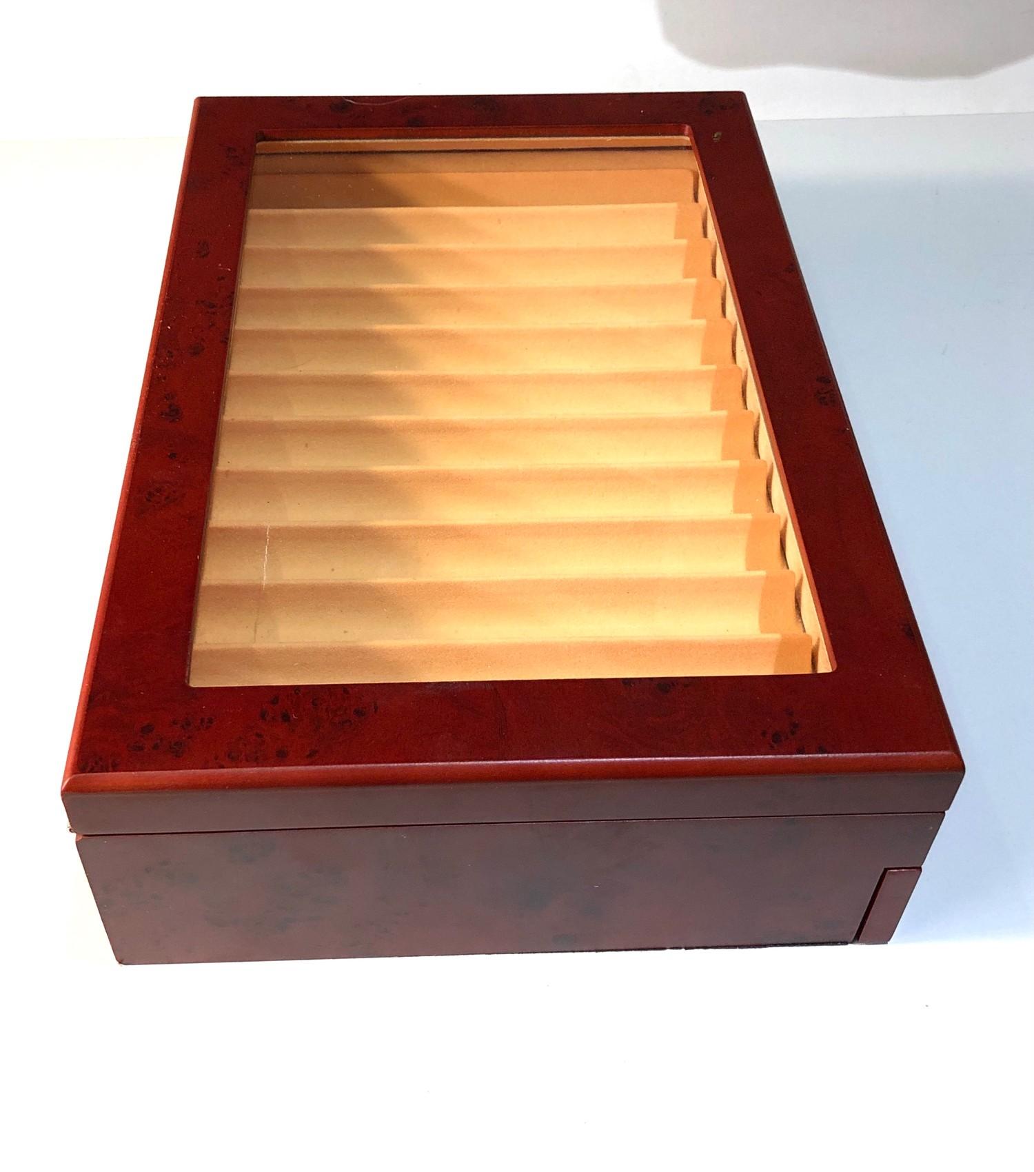 Pen display case for 24 pens measures approx 31cm by 21cm 9cm tall - Image 3 of 3