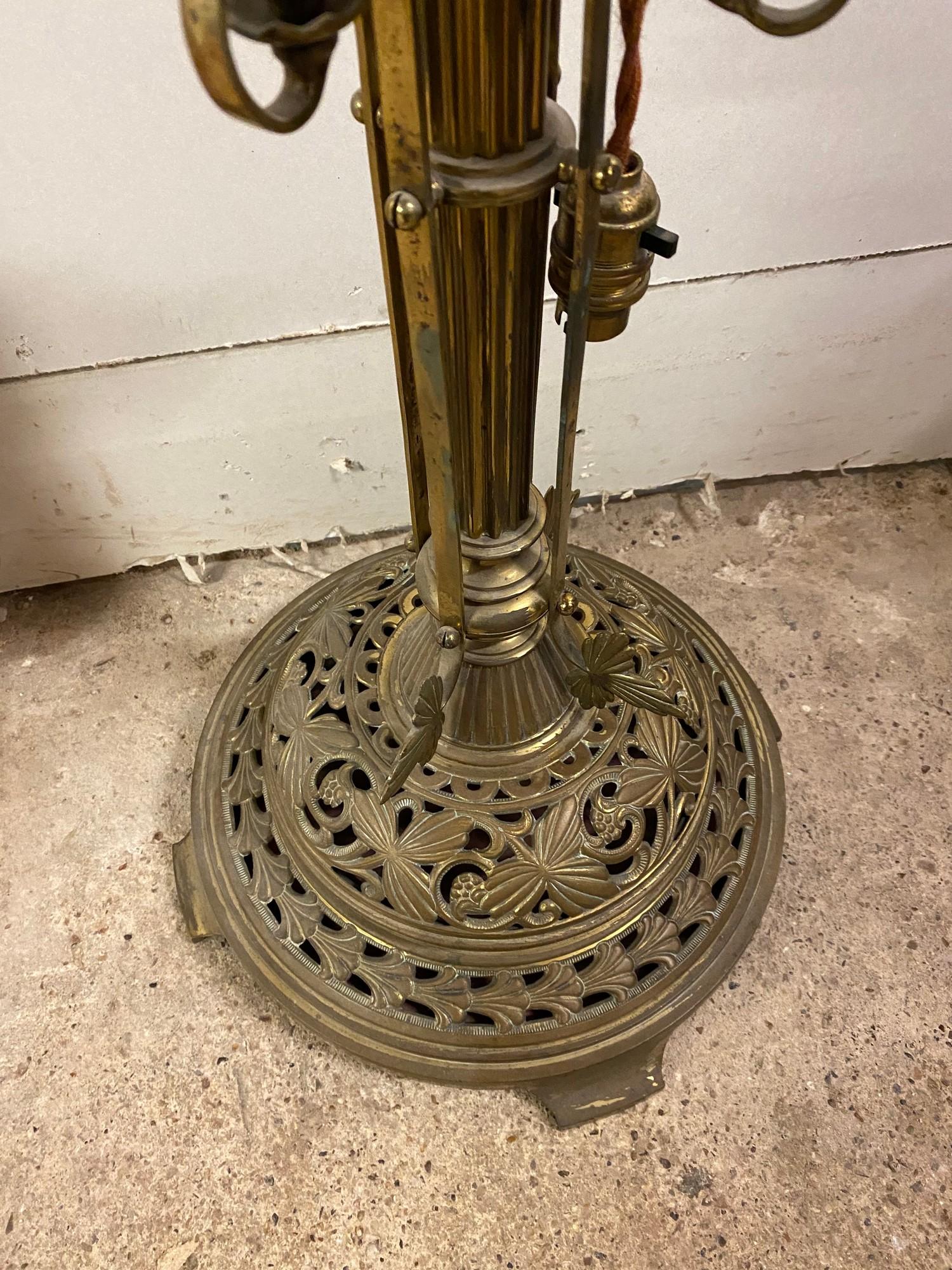 Victorian ornate telescopic oil lamp converted to electric, untested, some damage please view images - Image 9 of 9