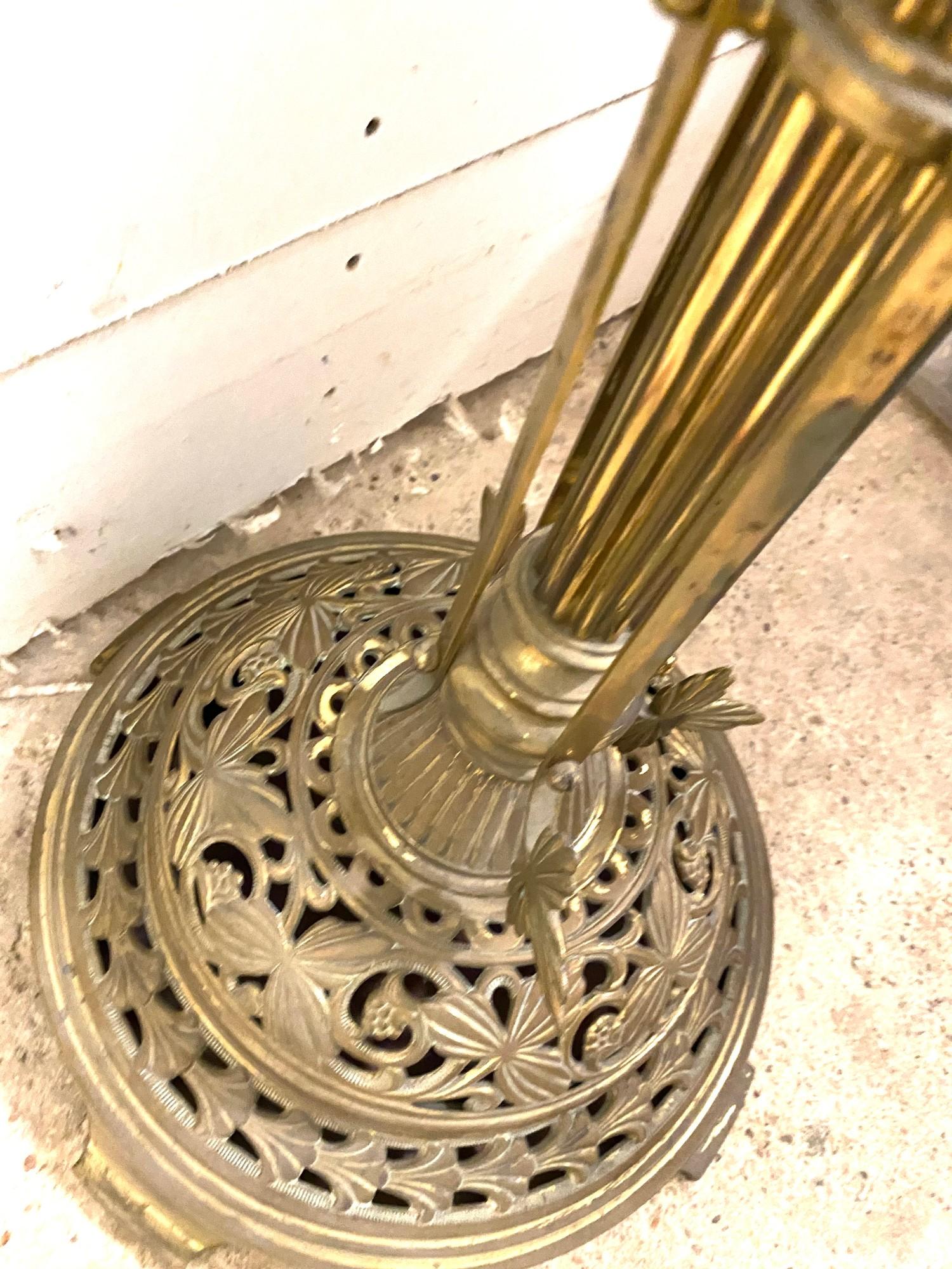 Victorian ornate telescopic oil lamp converted to electric, untested, some damage please view images - Image 4 of 9