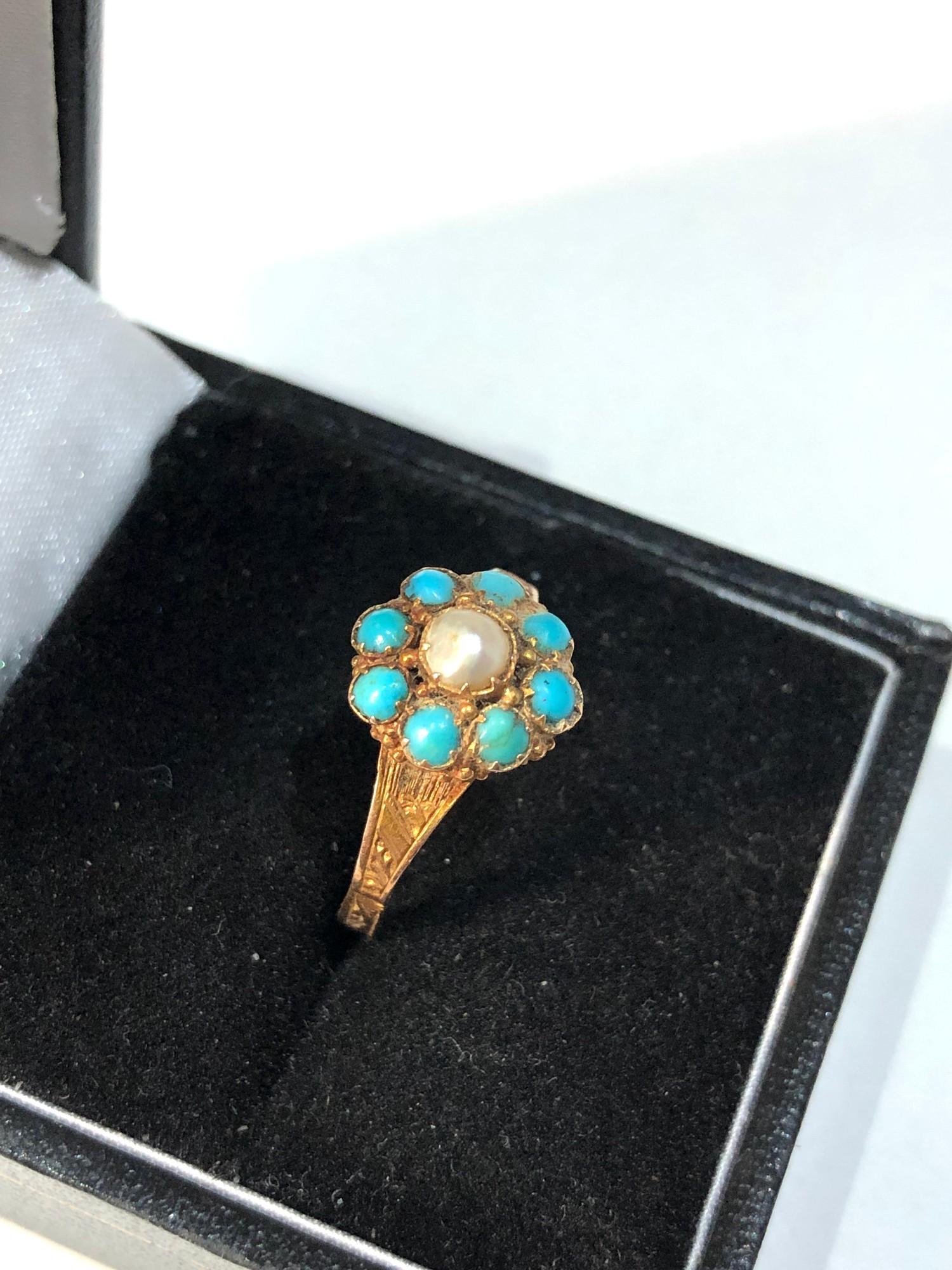 15ct gold antique turquoise and pearl ring weight 2g - Image 2 of 5