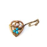 9ct gold antique heart & knot design brooch w/ turquoise measures approx 2.1cm by 1.8cm weight 2.