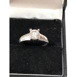 9ct white gold stone set dress ring weight 2.4g