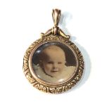 9ct gold ornate antique double sided photo locket pendant weight 6.7g