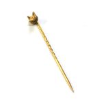 Fine 15ct gold hallmarked antique fox head stick pin measures approx 5.7cm long weight 1.8g xrt