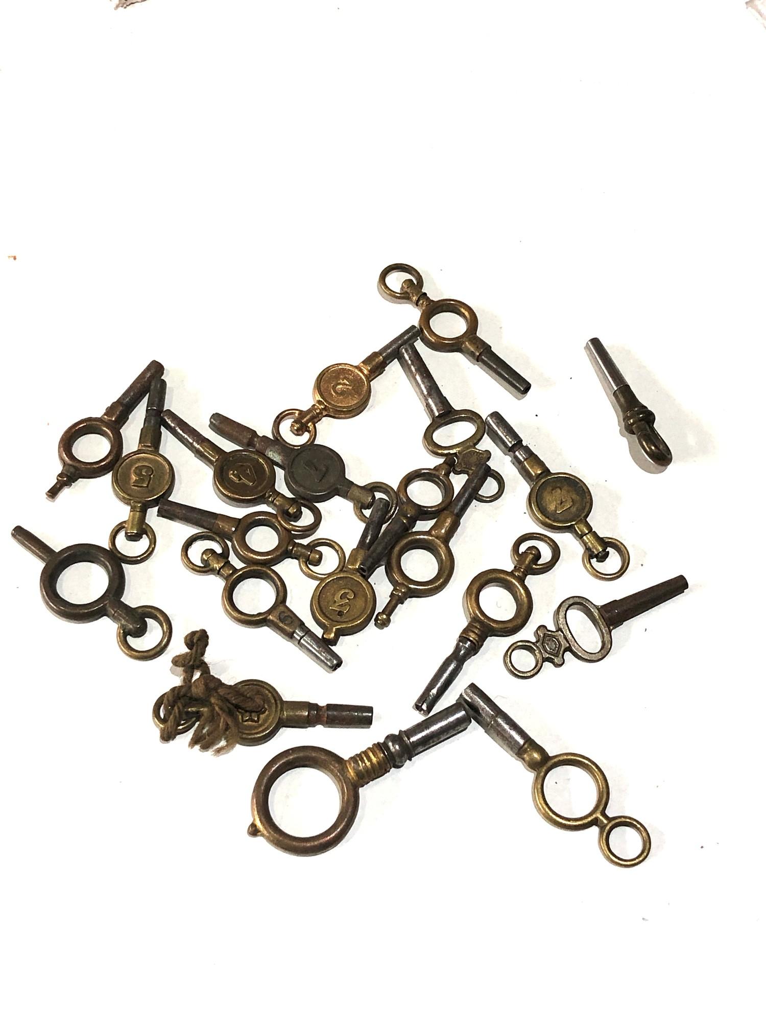 Selection of antique pocket watch keys