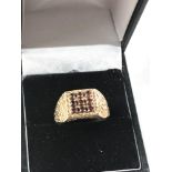 9ct gold garnet modernist ring weight 3.9g