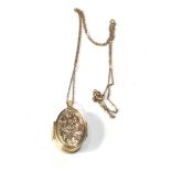 9ct gold engraved scrolling design locket & chain weight 6g