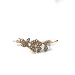15ct gold antique seed pearl flower brooch measures approx 44mm by 13mm weight 4.5g