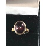 9ct gold Cabochon garnet ring weight 3.6g