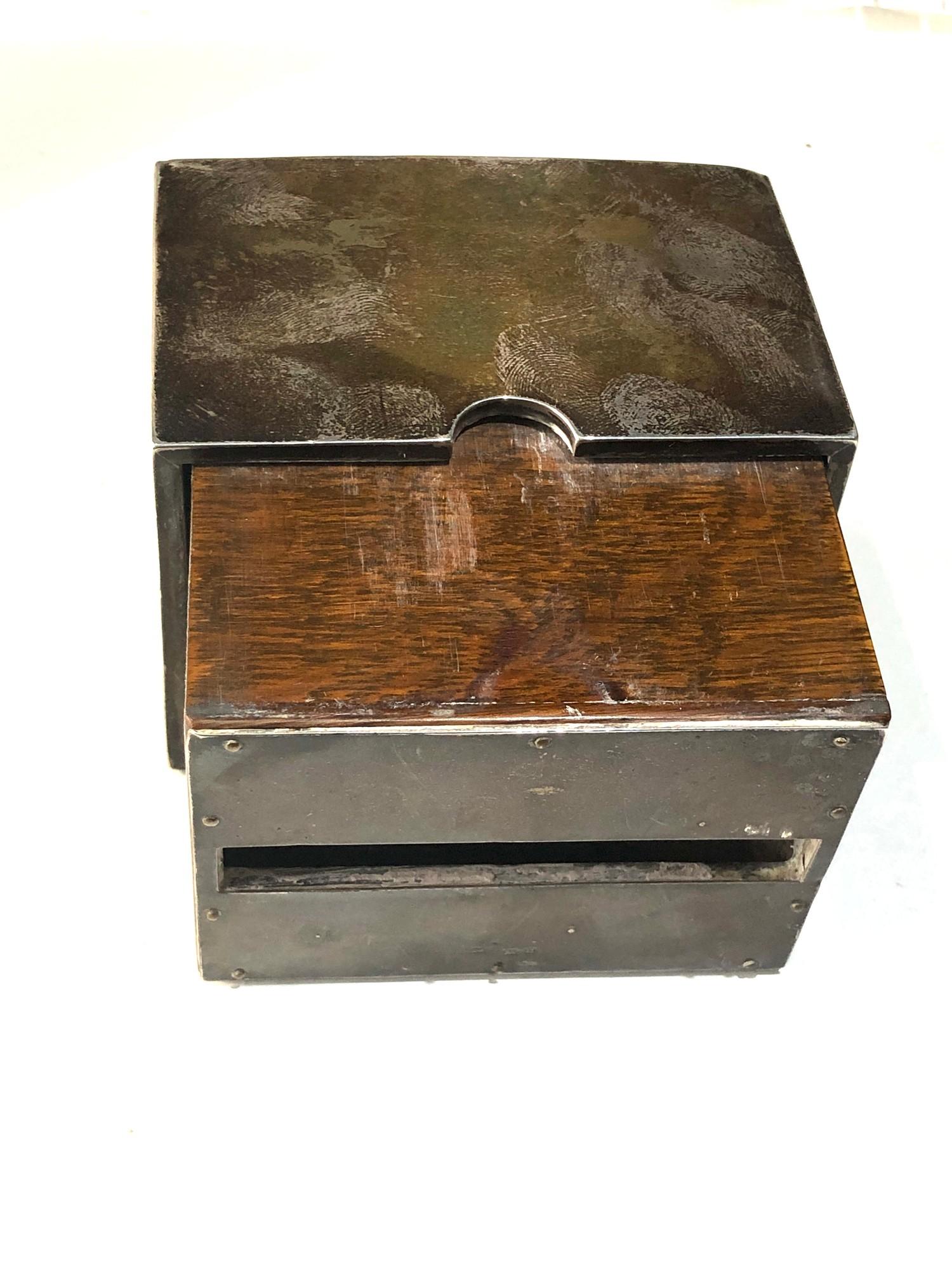 Antique silver cigarette dispenser box Birmingham silver hallmarks measures approx 6.8cm tall 10.4cm - Image 5 of 6