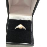 18ct white gold antique pearl & old cut diamond shoulder ring weight 2.3g