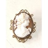 Antique 9ct gold framed cameo brooch measures approx 38mm by 31mm weight 8.2g