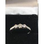 18ct white gold diamond trilogy ring weight 2.4g