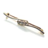 18ct gold antique diamond trilogy bar brooch measures approx 4.8cm wide weight 4.1g