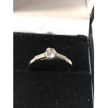18ct gold diamond shoulder ring diamond measures approx 4mm dia