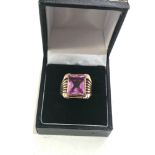 14ct gold synthetic pink sapphire cocktail ring weight 6.4g