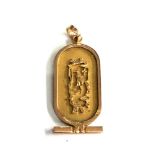 18ct gold egyptian plaque pendant weight 3.2g