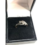 18ct gold platinum set diamond heart design ring weight 1.9g