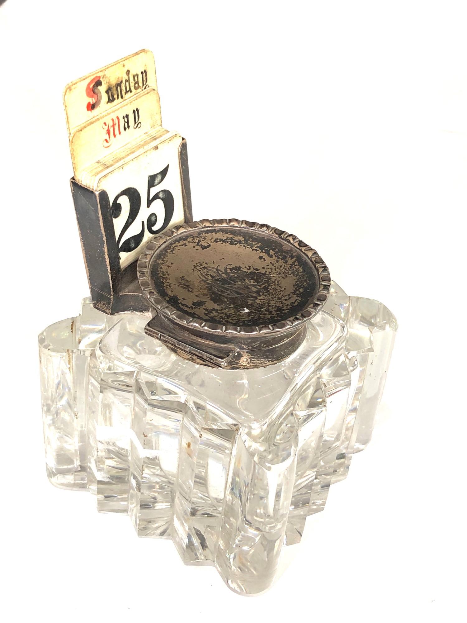 Large Antique silver desk inkwell and calendar glass inkwell measures approx 9.2cm sq the height - Image 2 of 6