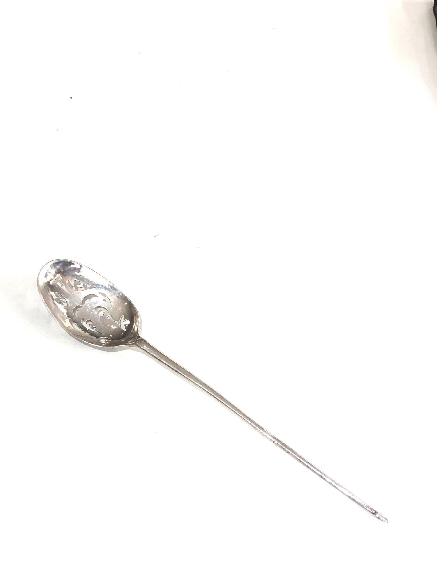 Fine 18th century silver moat spoon measures approx 14cm long