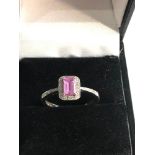 9ct gold pink stone & diamond halo set ring weight 2.1g