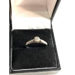 18ct white gold diamond ring weight 2.9g