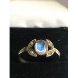 Vintage 9ct gold moonstone & seed pearl ring missing 1 small seed-pearl weight 2.2g