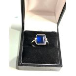 9ct white gold synth spinel cocktail ring weight 3.6g