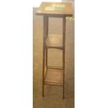 Art Nouveau plant stand, gallery bottom, tiled top, overall height: 46 inches