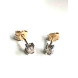 9ct gold diamond stud earrings weight 1g