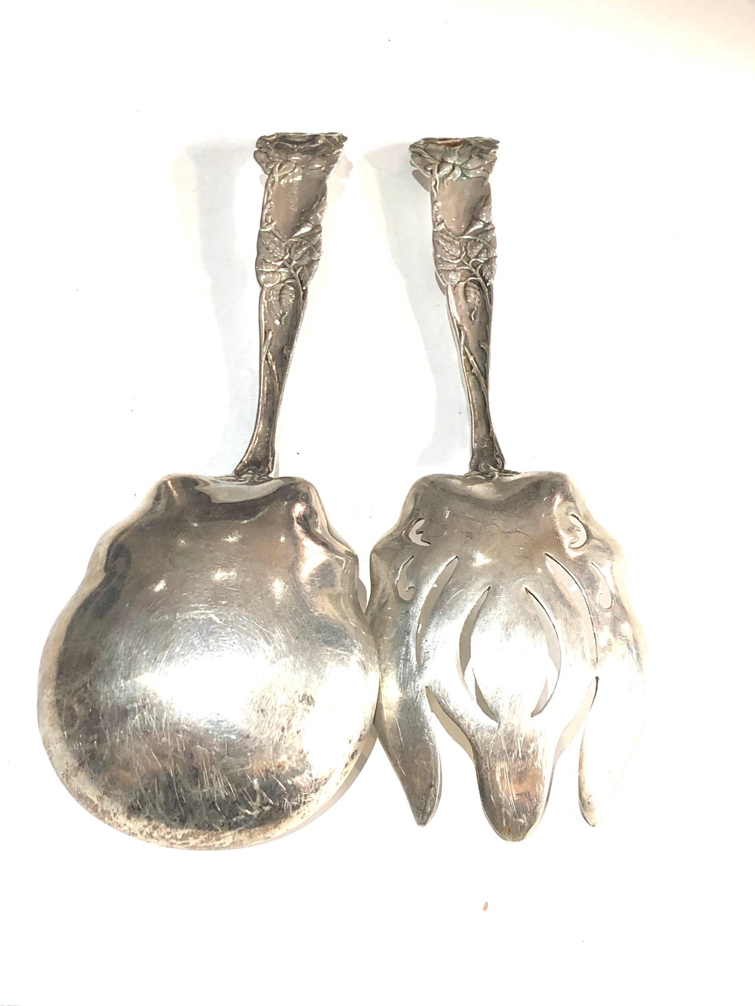 pair of ornate sterling silver servers with floral decoration measure approx 23cm long weight 200g - Bild 4 aus 5