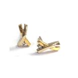 18ct white & yellow gold diamond stud earrings weight 2.5g