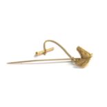 14ct gold horse stick pin measures approx 6.2cm long hallmarked 585 on pin and safty chain weight