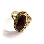 9ct gold twisted rope frame garnet ring weight 3.6