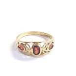 9ct gold garnet ring weight 2.6g