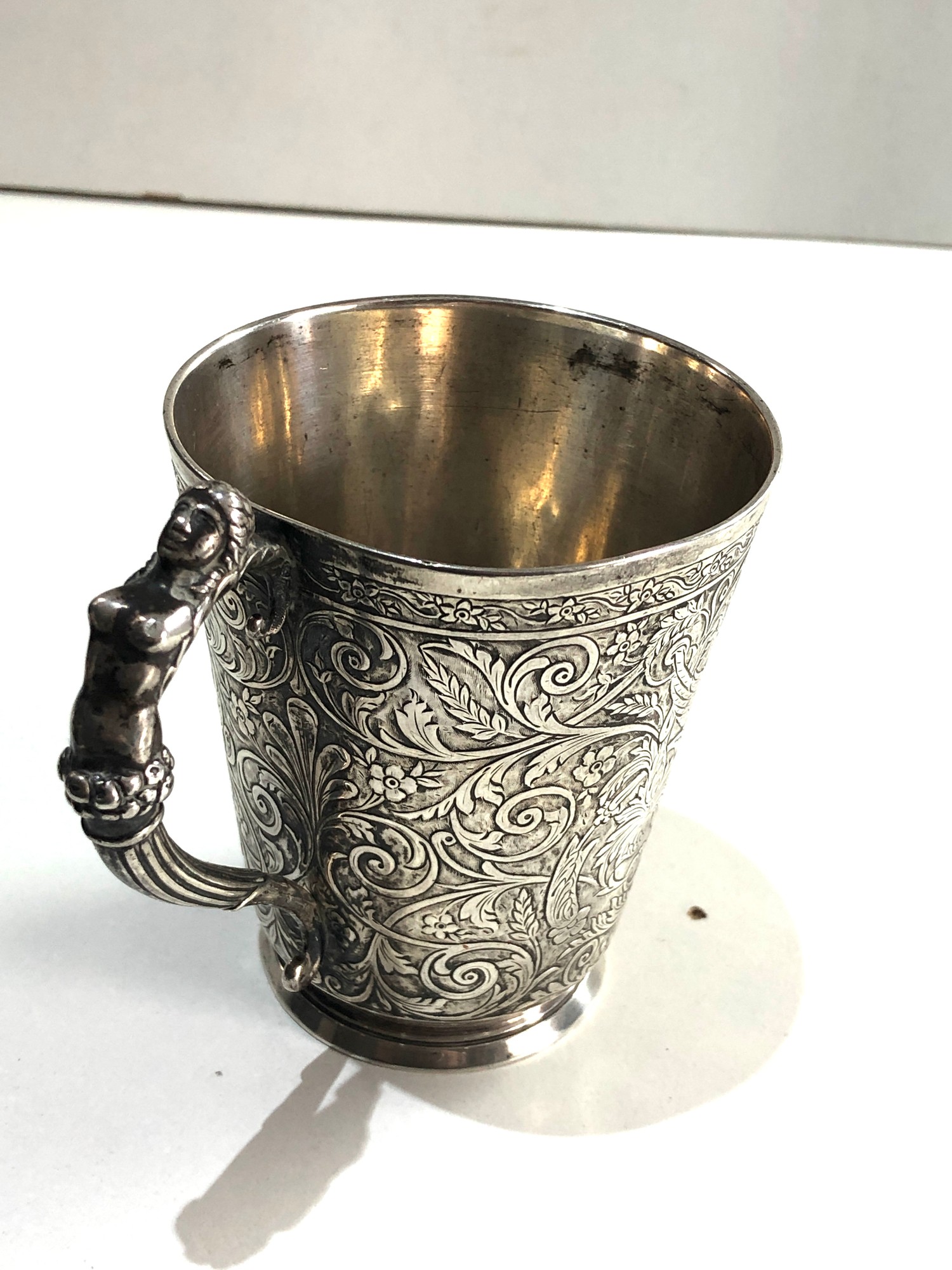 Fine Antique French silver handled cup fine embossed detail of angels and floral pattern design - Image 3 of 11