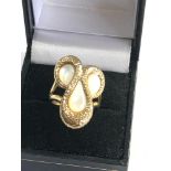 Modernist 9ct gold & mop set dress ring weight 6.3g